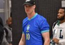 Jogador da NFL Santo dos Últimos Dias traz bandeira do Brasil no capacete