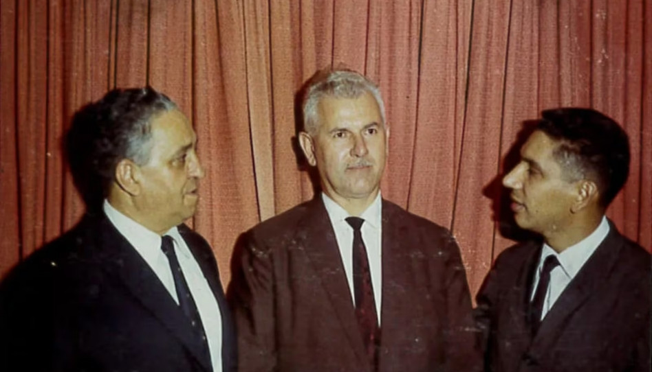 Foto do avô de Karin Spat, então presidente de estaca, Walter Spat, e seus conselheiros.