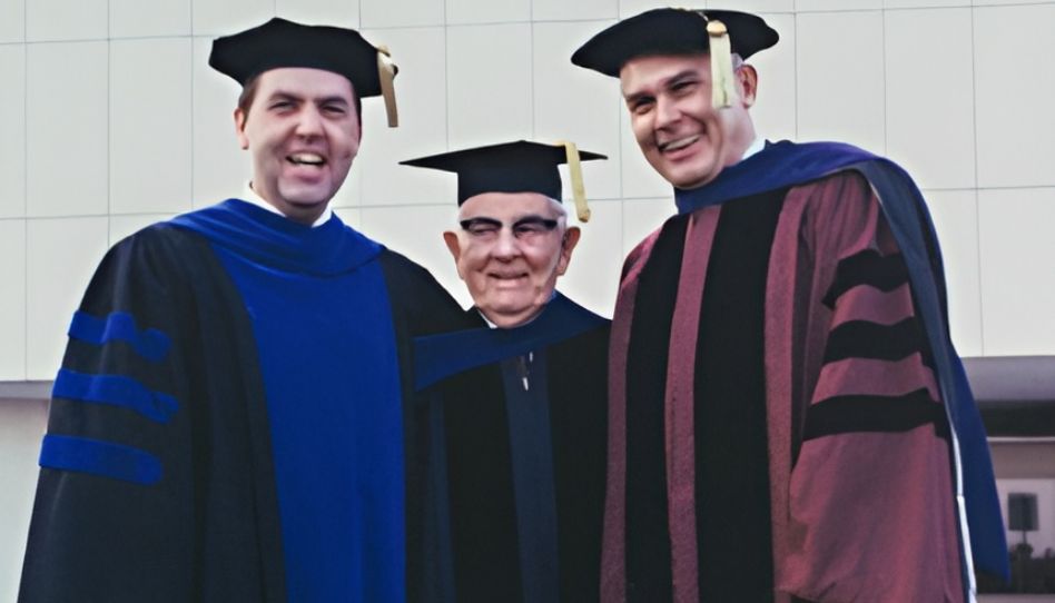 Presidente Dallin H. Oaks, presidente Jeffrey R. Holland e presidente Kimbal.