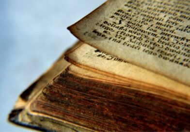 Por que partes das histórias do Antigo Testamento parecem se contradizer?